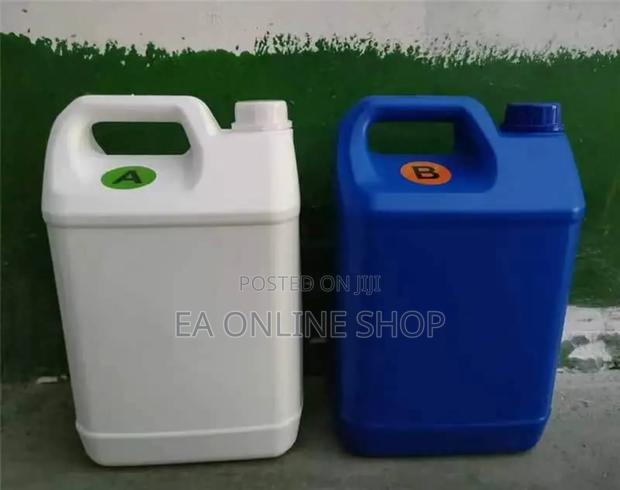 1:1 Epoxy Resin Hardner With Dispensing Nozzles 5kg Each · Photo 4