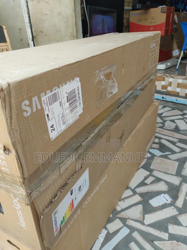 Samsung 49" Odyssey G9 Neo QLED Quantum Mini Led Gaming Moni · Photo 2