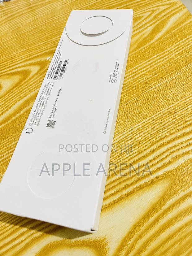 Apple Watch Series 10 · Photo 2