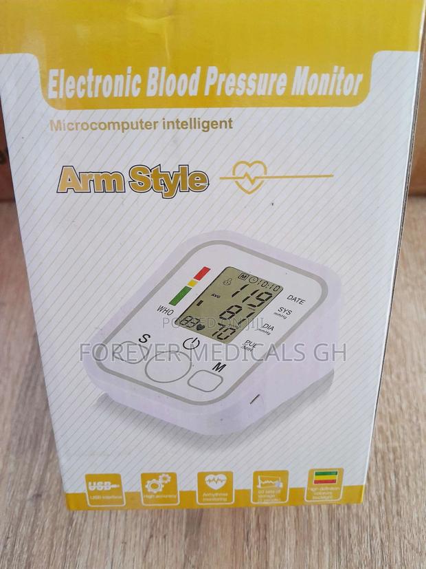 Electronic Blood Pressure Monitor · Photo 3