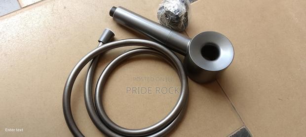Quality Chain and Handle, Telephone Shower · Photo 2