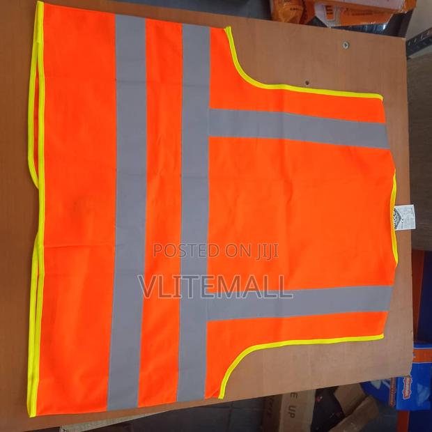 INGCO Reflective Vest · Photo 3