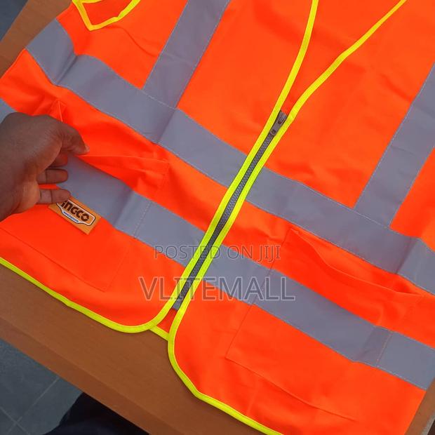 INGCO Reflective Vest · Photo 4