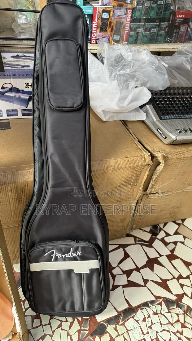 Fender Bass Guitar Bag · Photo 1