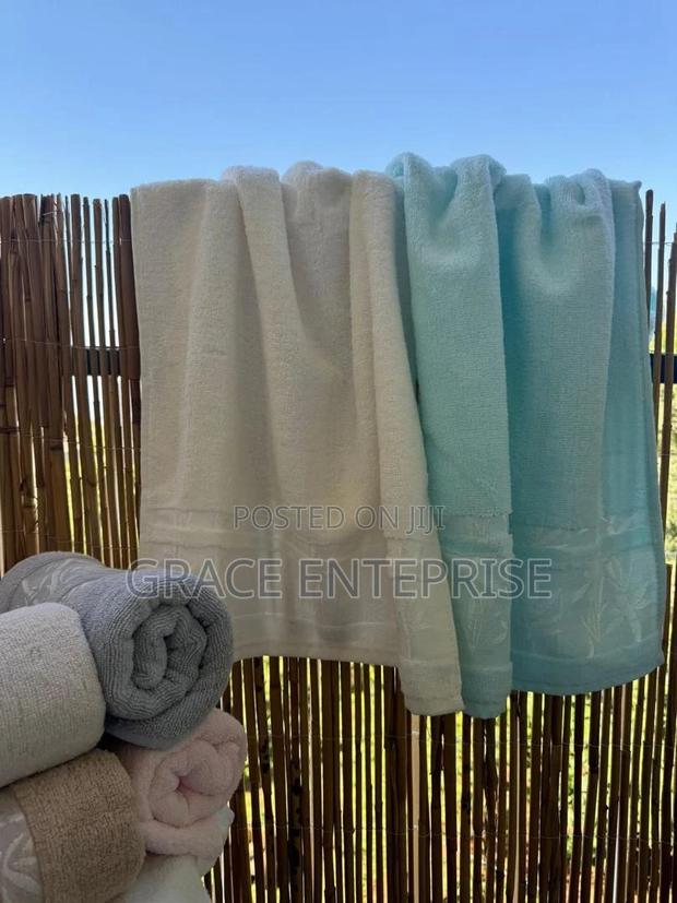 Luxurious Large Towels Available in Different Colors · Photo 2