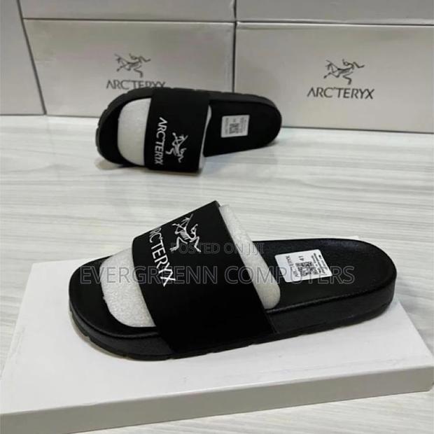 Easy Footwear · Photo 1