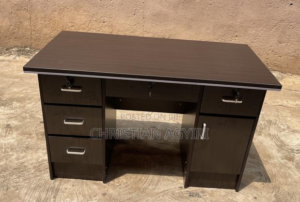 Office Desk/ Table · Photo 1