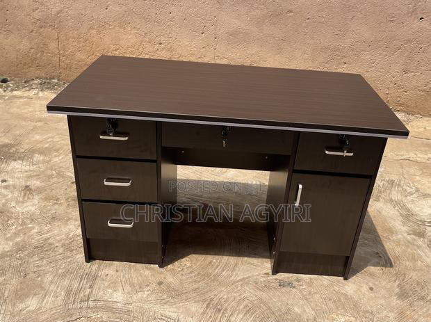 Office Desk/ Table · Photo 4