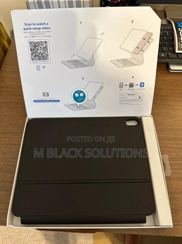 Esr Magnetic Keyboard Case 360 (iPad Pro 13 Inch M4) · Photo 1