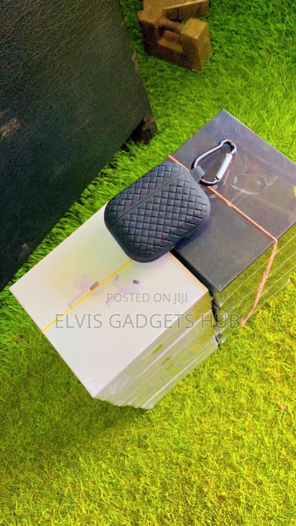 Apple Airpods Pro 2nd Generation With Silicone Case · Photo 5