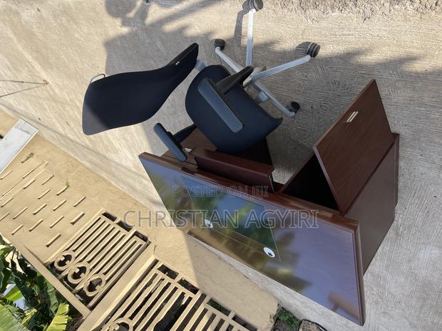 Office Desk/Table · Photo 7