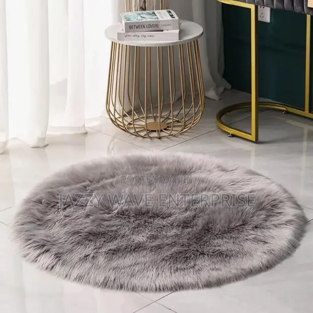 Round Fluffy Carpet · Photo 1