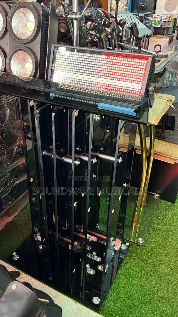 High Quality Glass Pulpit (Black) · Photo 1