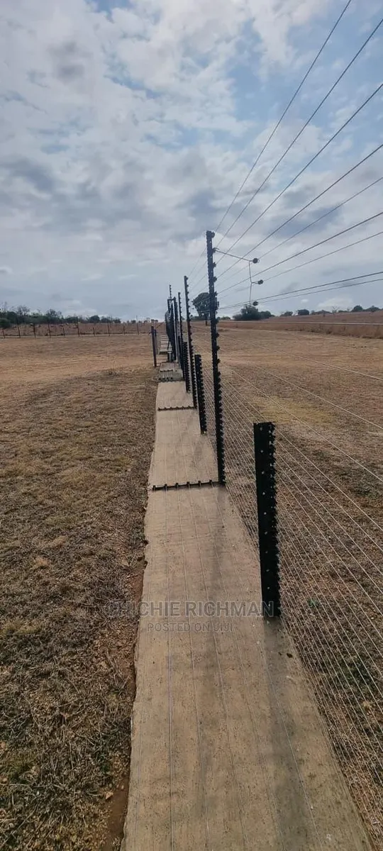 Chichie Home and Farm Fence Installation · Photo 1