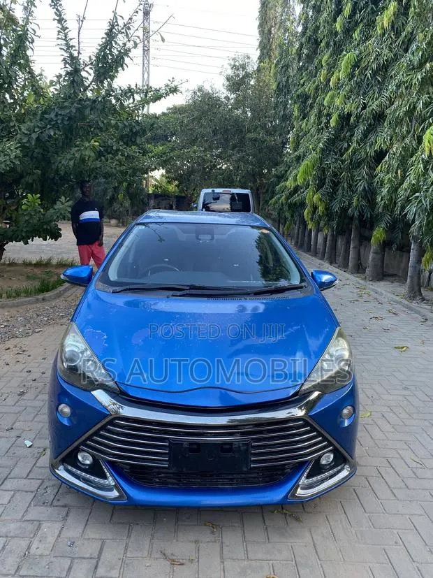 Toyota Aqua 2015 Blue · Photo 1
