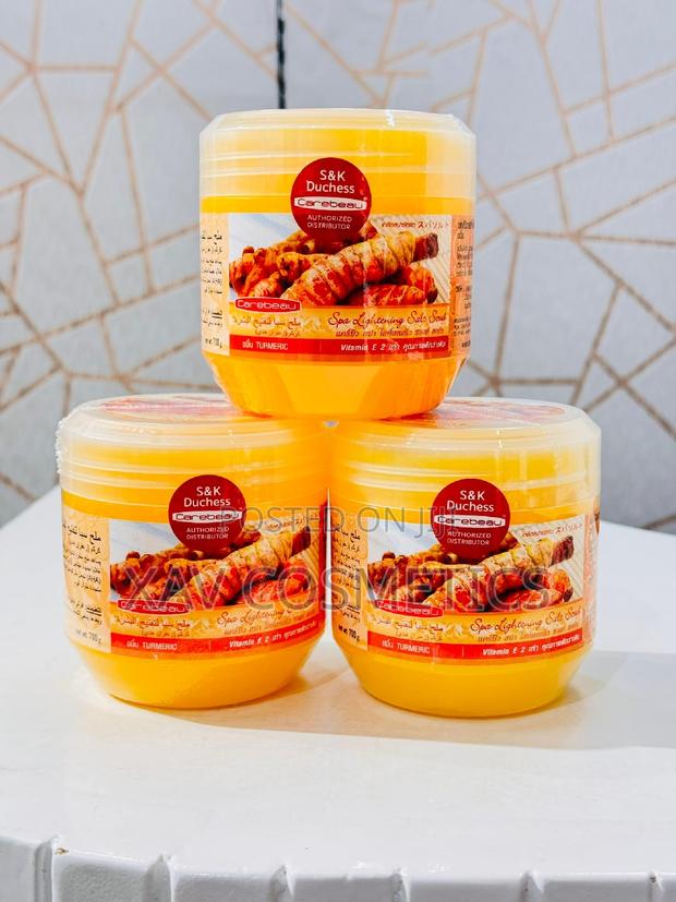 Carebeau Tumeric Spa Lightening Salt Scrub · Photo 1