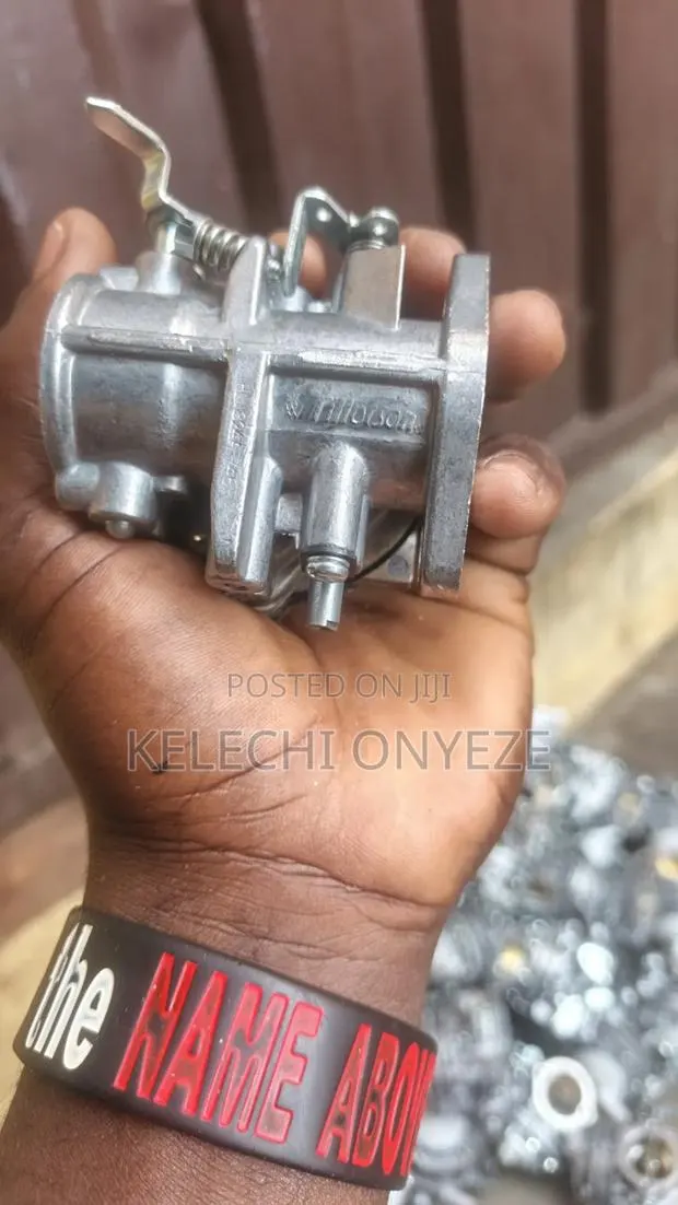 Tillotson Carburetor · Photo 1