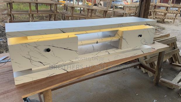 Morden Tv Stand With Lighting System. · Photo 2