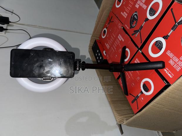 Selfie Ring Light, Tripod With Charger and Battery · Photo 3