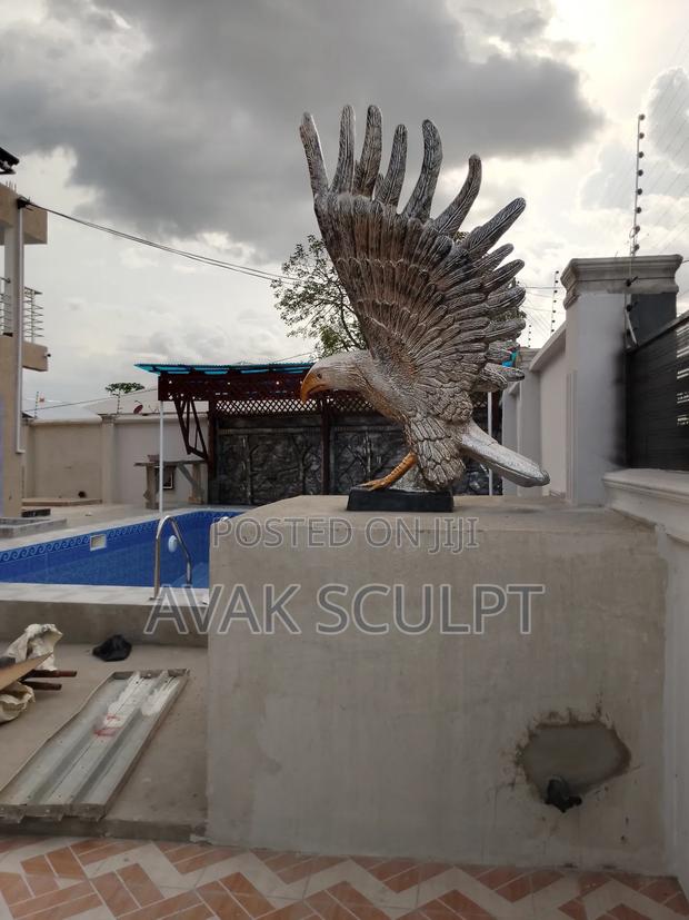 Eagle Statue · Photo 2