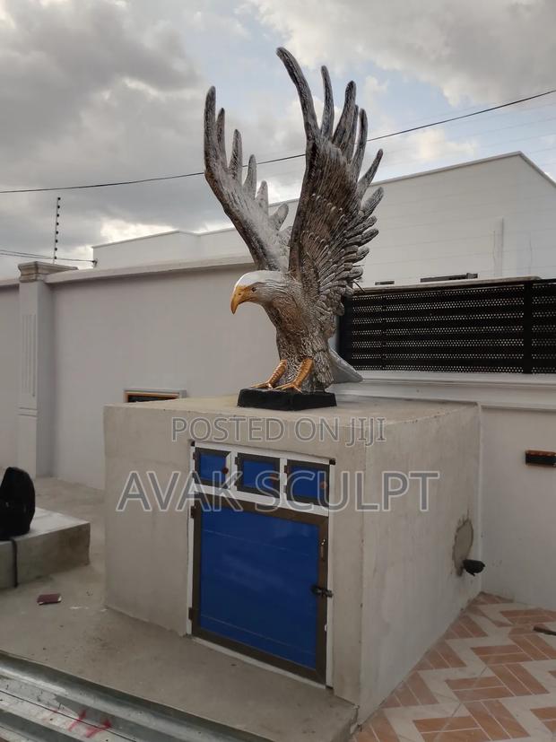 Eagle Statue · Photo 3