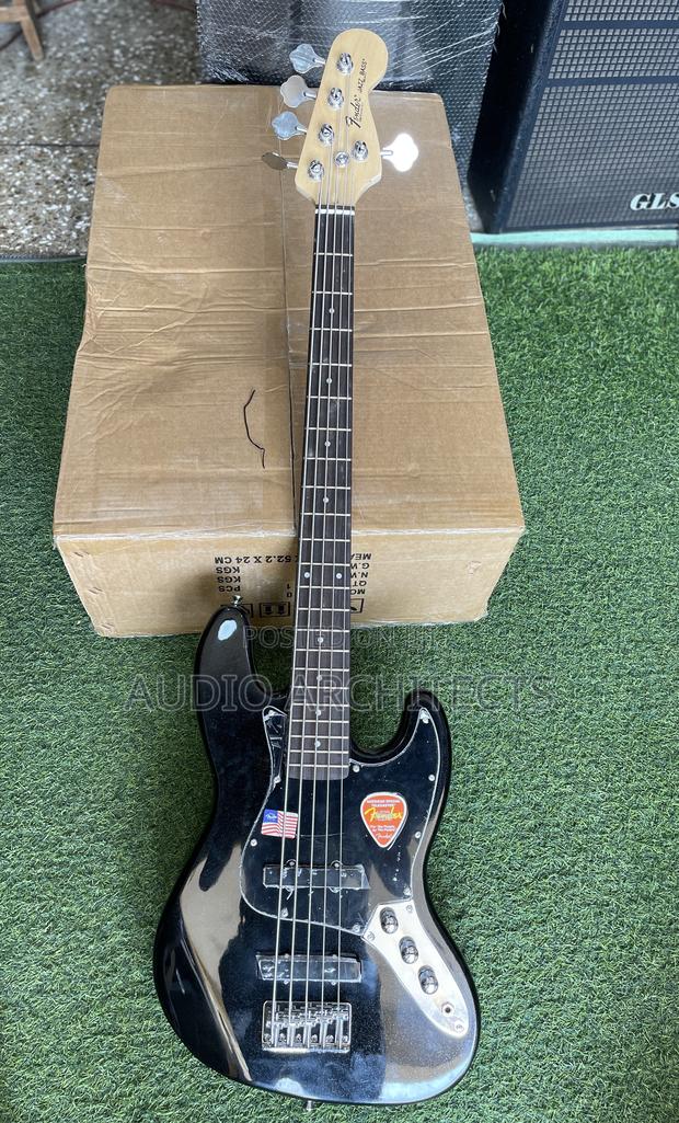 Fender Bass Guitar Passive · Photo 1