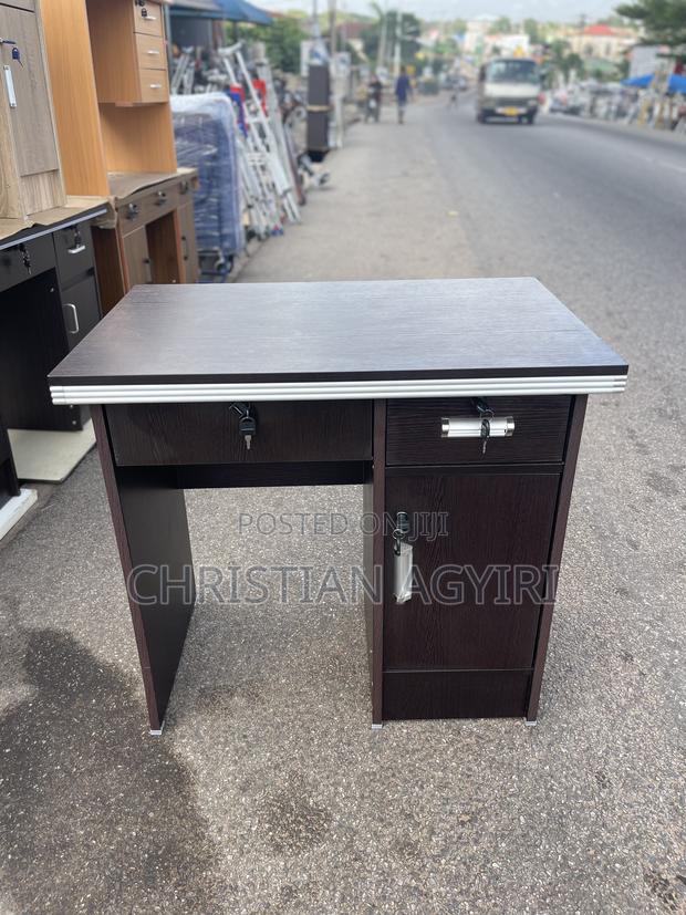 Office/ Study/ Computer Desk/Table · Photo 1