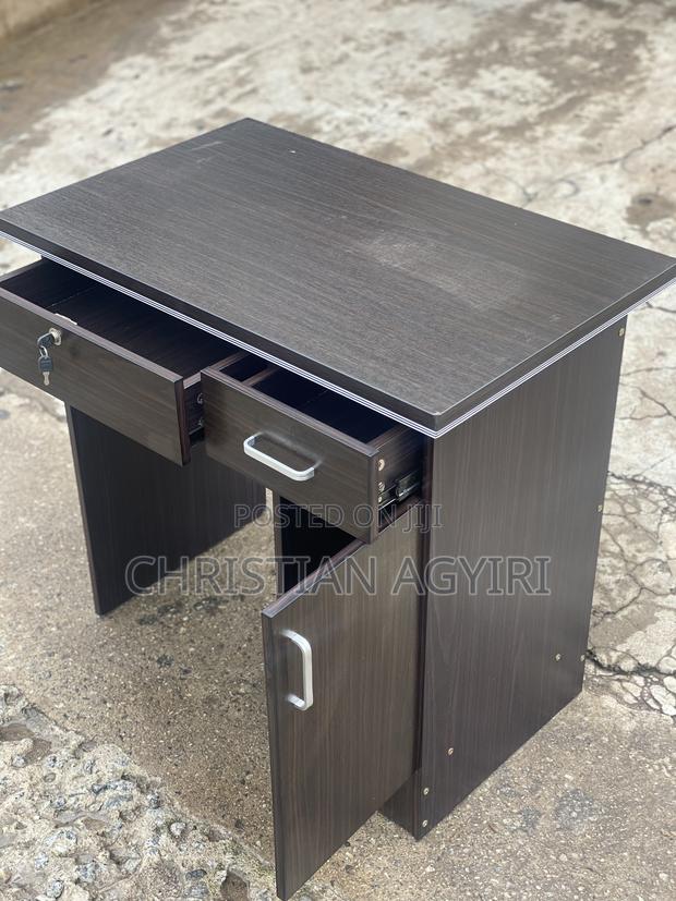 Office/ Study/ Computer Desk/Table · Photo 8