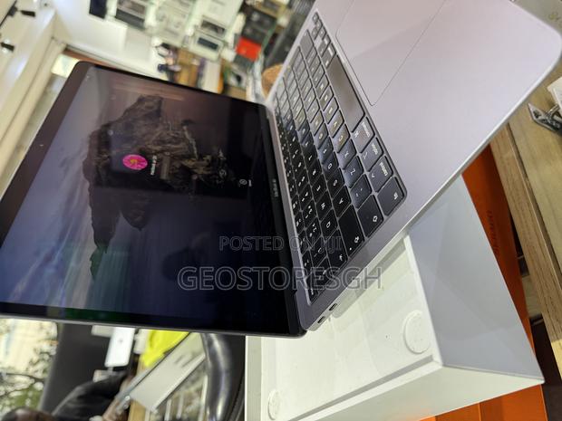Laptop Apple MacBook Air 2020 8GB Intel Core i5 SSD 512GB · Photo 4
