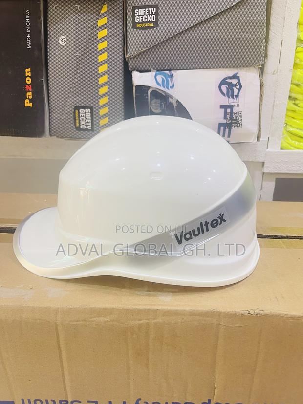 Vaultex Helmet With Reflector · Photo 5