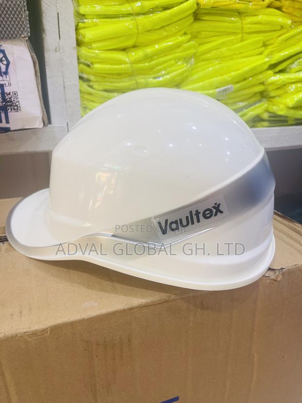 Vaultex Helmet With Reflector · Photo 4