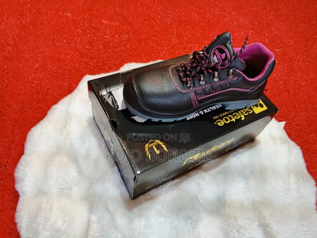 Safety Boots for Ladies · Photo 3