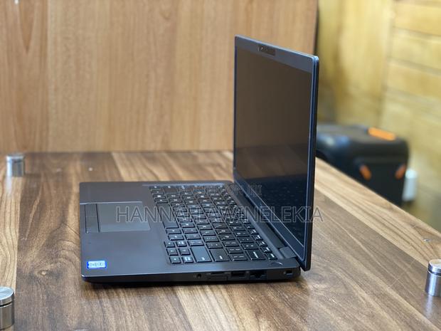 Laptop Dell Latitude 5300 8GB Intel Core I7 SSD 256GB · Photo 3