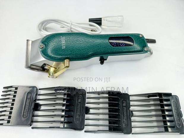 Rechargeable Barbering Machine/Hair Clippers WEAHL 8997 · Photo 2