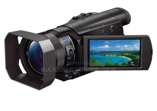 Sony HDR-CX900E: Capture Cinematic Moments · Photo 1