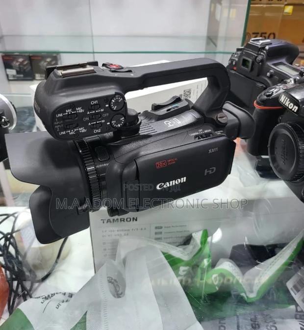 Canon XA11: Professional-Grade Video Capture · Photo 1