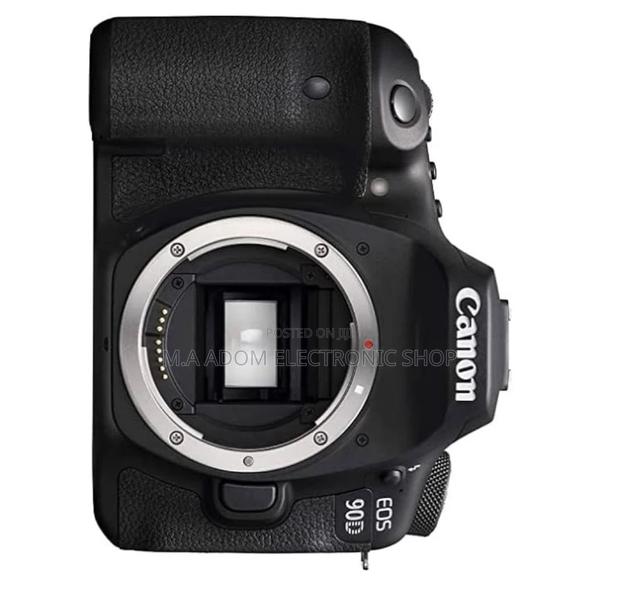Canon EOS 90D: The Ultimate DSLR for Enthusiasts · Photo 1