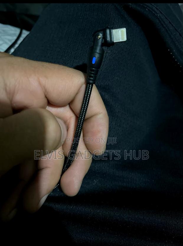 USLION Lightning Braided 180° Rotating Fast Charging Cable · Photo 4