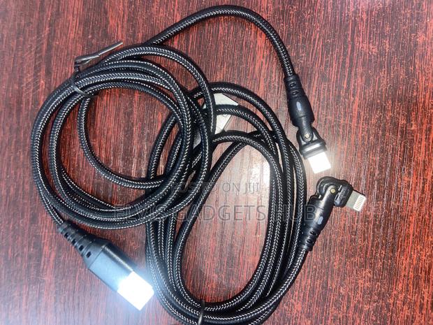 USLION Lightning Braided 180° Rotating Fast Charging Cable · Photo 5