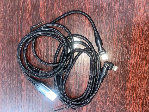USLION Lightning Braided 180° Rotating Fast Charging Cable · Photo 7