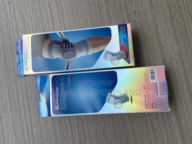 Original Knee Support Band Available at Cool Price · Photo 1