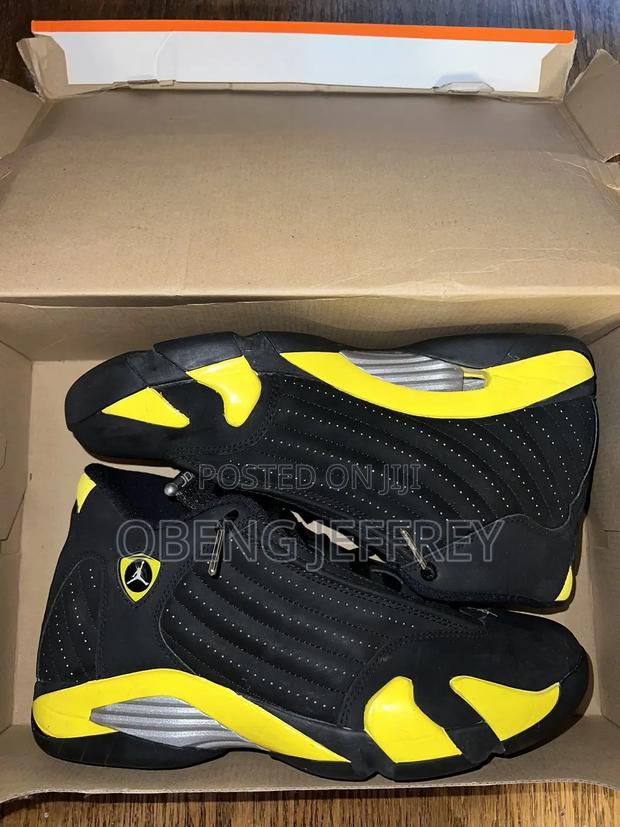 Original Jordan 14 Retro Black/Yellow · Photo 4