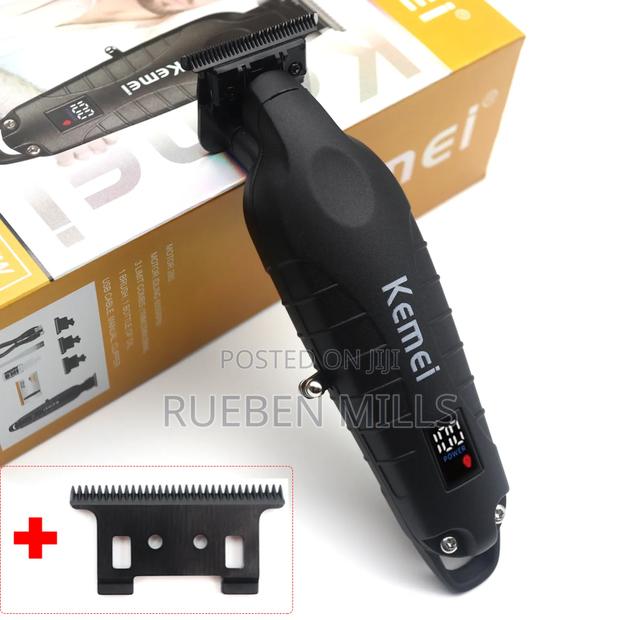 Adjustable Blade Sharp Edging Skin Machine Beard Trimmer · Photo 1