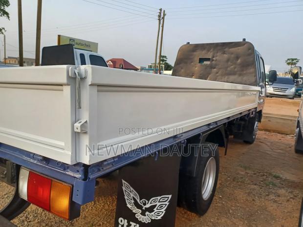 Hyundai Mighty Truck · Photo 4
