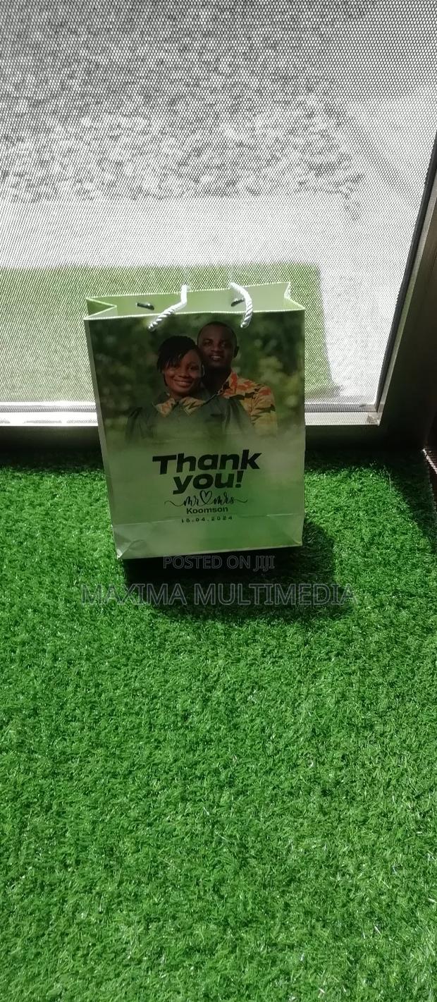 Customized Gift Bags · Photo 1