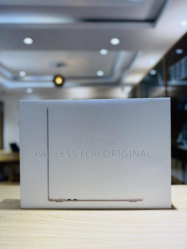 New Laptop Apple MacBook Air 2024 M3 15-inch 8GB Apple M3 SSD 256GB · Photo 2