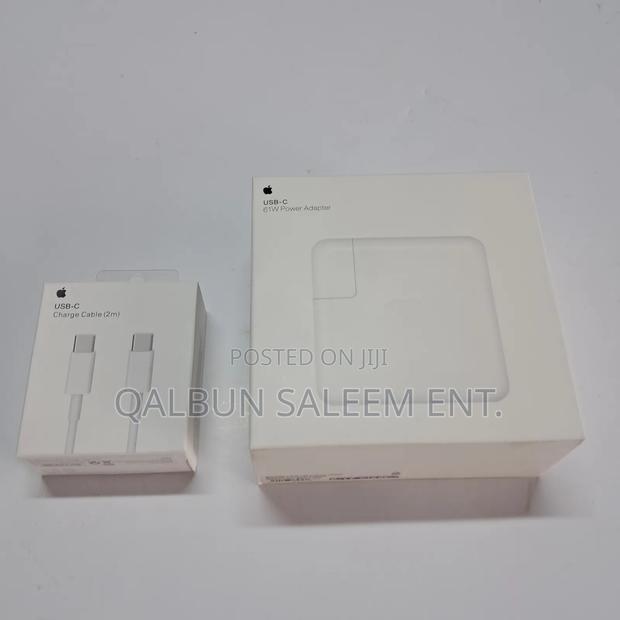 Apple 61W USB-C Adapter With 2 Metres Cable for 12" 13" 14" · Photo 2