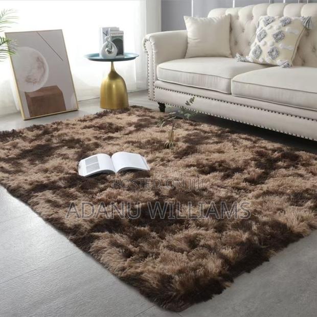 Fluffy Center Carpet. 200x300cm