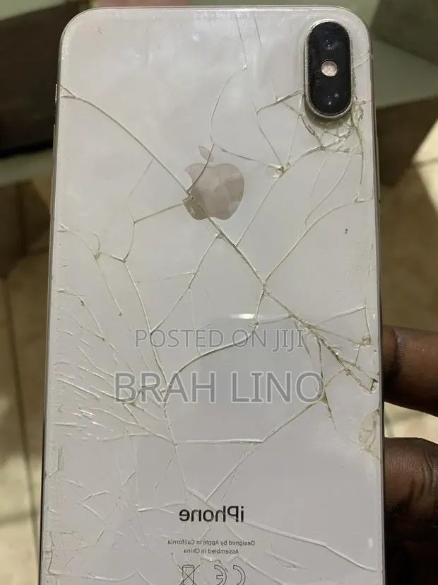 Apple iPhone XS Max 64 GB White · Photo 1