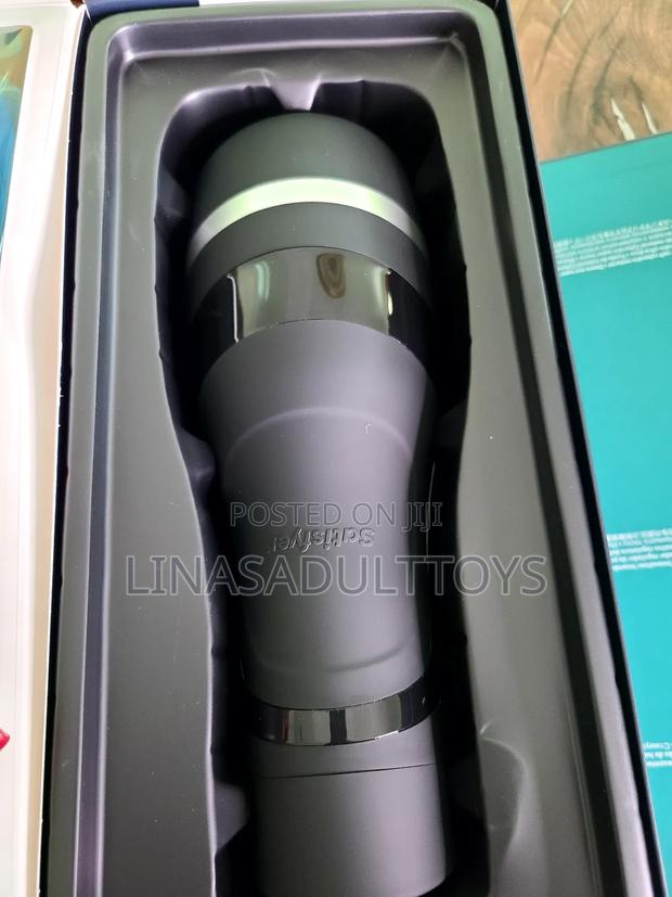 Satisfyer Men Classic Silver Masturbator for Men · Photo 2